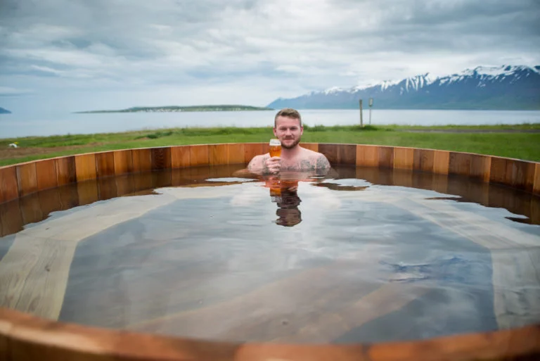 In Islanda c’è una spa dove puoi fare il bagno nella birra. Un vero toccasana!