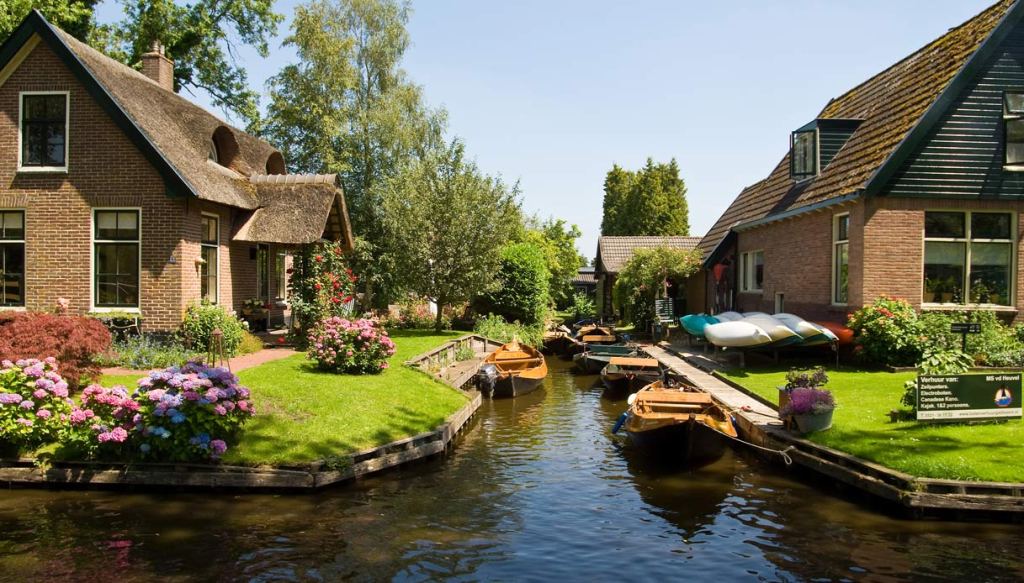 Vacanze: Giethoorn (Paesi Bassi), paradiso senza strade e auto