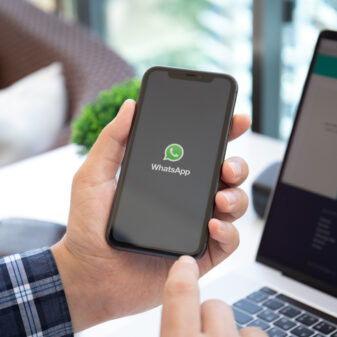 Problemi coi curiosi che vedono l'ultimo accesso Whatsapp? Risolvi con questo trucco