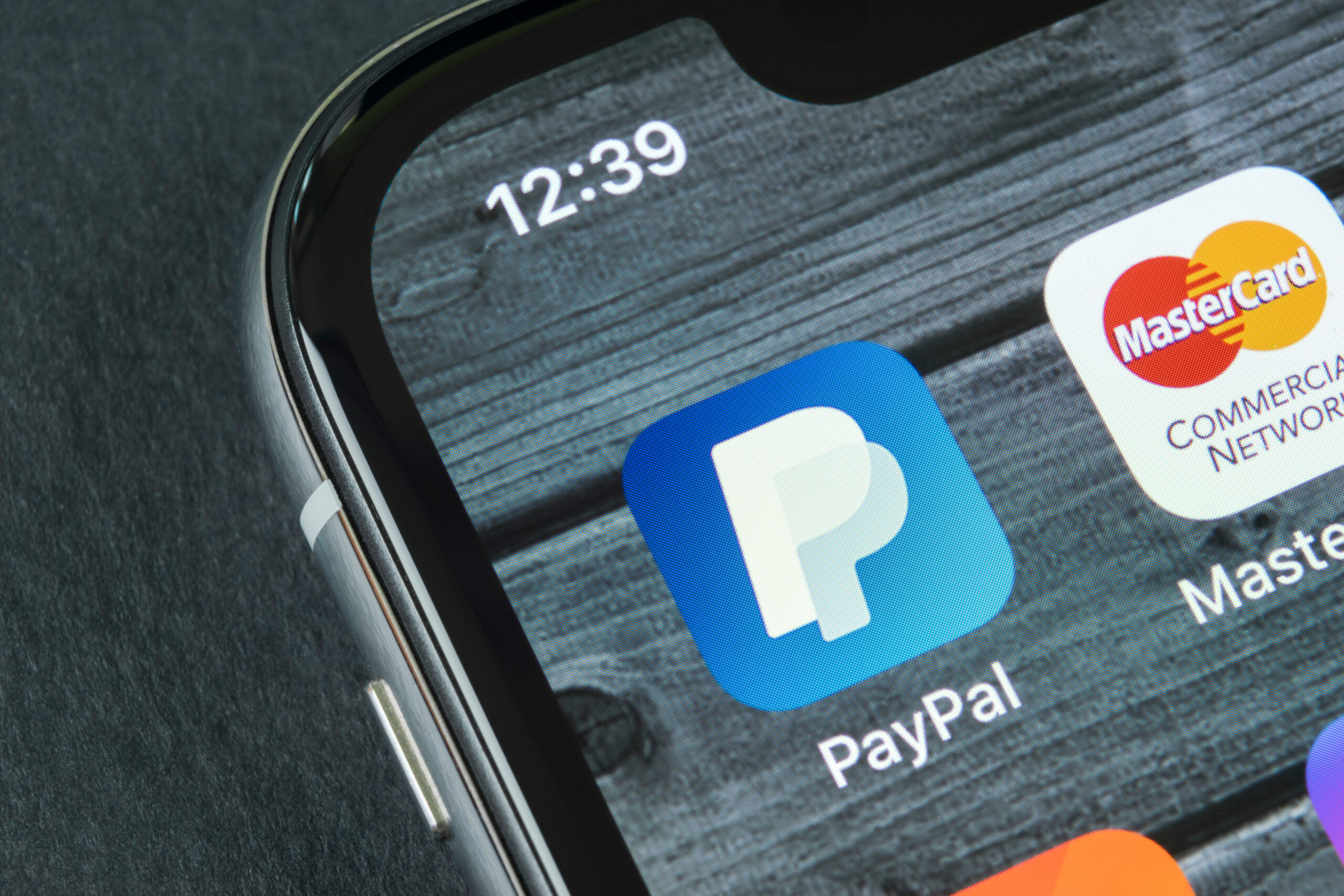 Chiarimenti da PayPal in merito alla tariffa sui conti dormienti: tutto quel che c'è da sapere