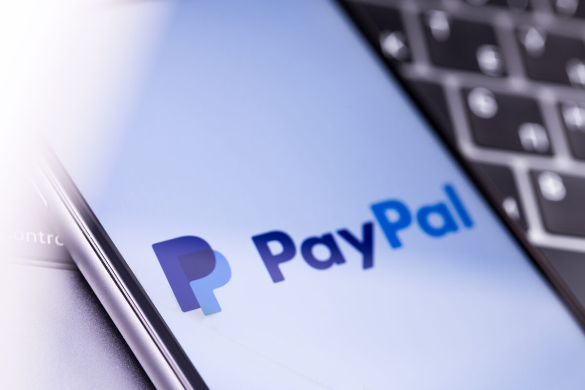 Cambiano le regole per PayPal. Se non lo usi paghi €10