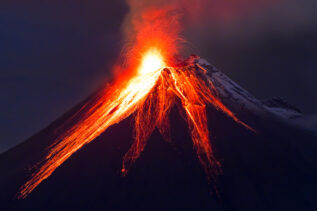 Gettare tutti i nostri rifiuti in un vulcano attivo? Potrebbe sembrare una buona idea ma non lo è. Ecco perché