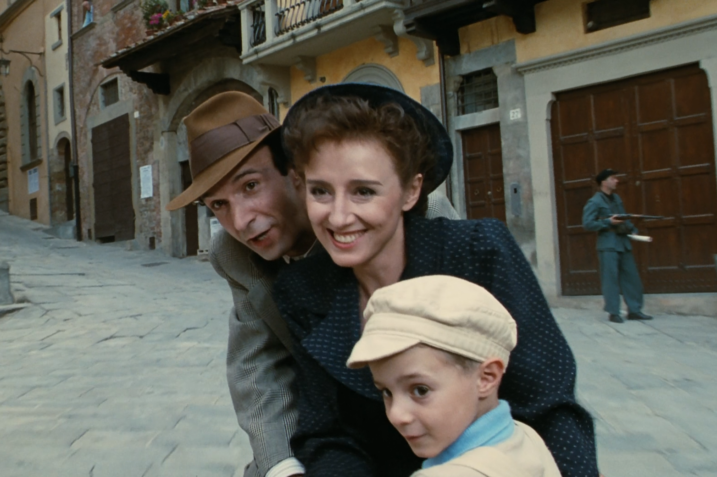 Che fine ha fatto il figlio del personaggio di Benigni nel film "La vita è bella"? Ha quasi trent'anni e fa un lavoro molto speciale