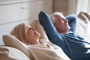 In età avanzata si dorme di meno. Studio evidenzia il perché