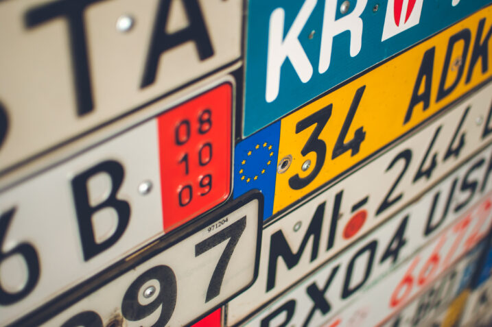 Libertà di circolazione con auto straniere. Come si adeguerà il fisco