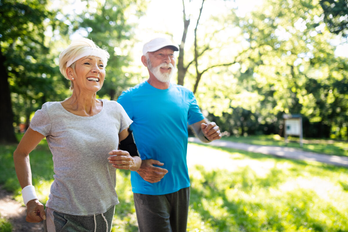  Attività fisica dopo i 60 anni? Grandi benefici, ma occhio ai consigli degli specialisti