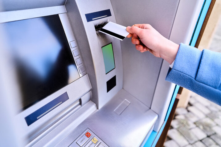 Attenzione: nuovo limite aggiornato per prelievi al Bancomat