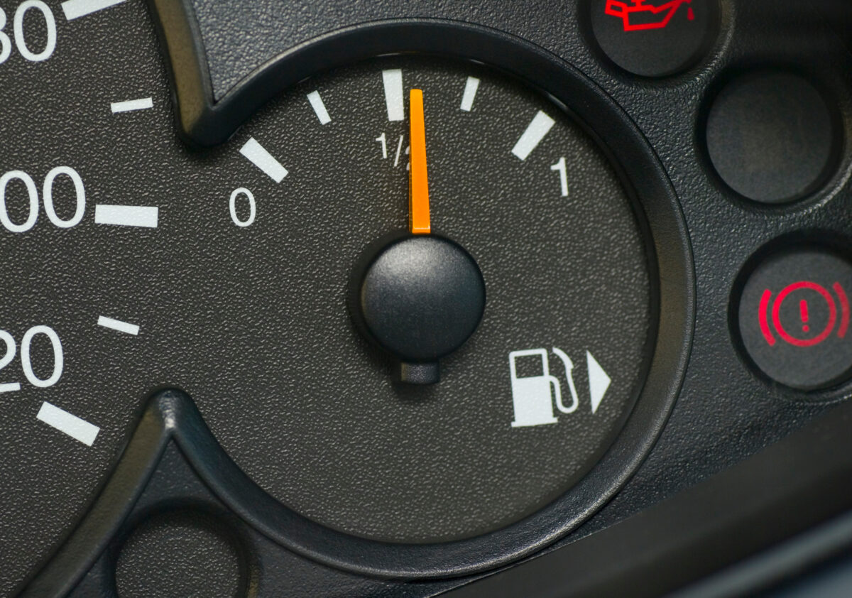 Risparmiare carburante in autostrada: ecco il trucco