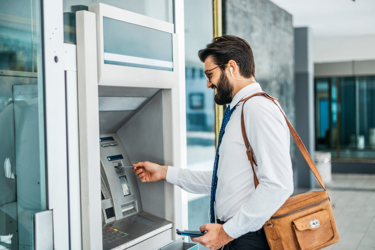 Prelievi di contante ATM: cosa cambia col nuovo decreto. Attenzione