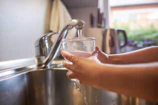 Acqua del rubinetto si o no? Cosa devi sapere in merito