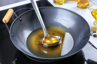 Corretto conferimento dell'olio per friggere? non tutti lo sanno