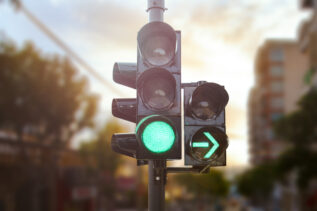 In questi casi anche se il semaforo è verde la colpa è tua. Occhio alla batosta