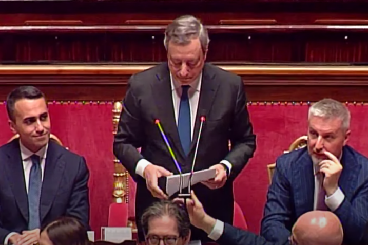 Post caduta governo: no all’aumento degli stipendi. Passa il taglio bollette
