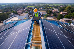 Quanto costano i pannelli solari? Caratteristiche e prezzi di un impianto fotovoltaico