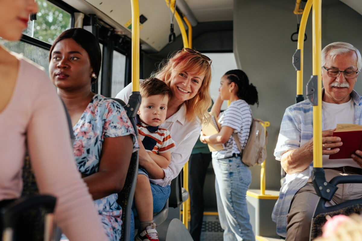 Detrazione abbonamento mezzi pubblici e bonus trasporti 2022: si possono cumulare o no?