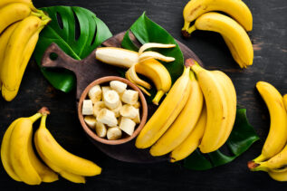 Mangiare banane lontano dai pasti? Cosa dovresti sapere secondo la scienza