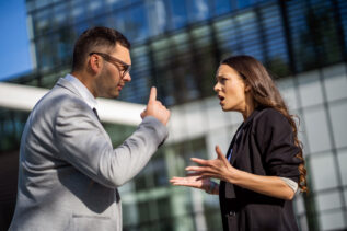 Persone che non ti meritano: come riconoscerle ed allontanarle