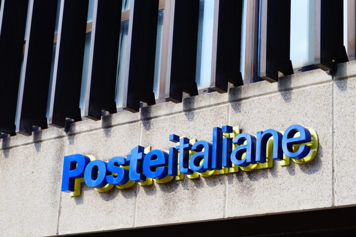 Investire 10.000 euro in prodotti postali: conviene veramente?