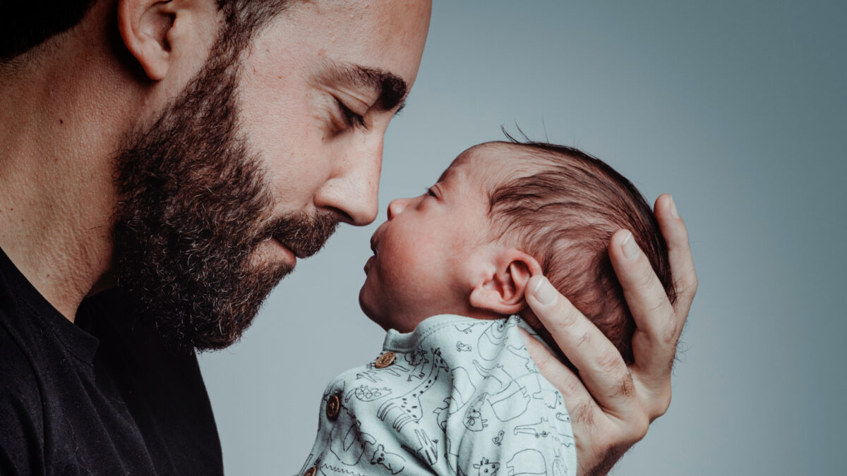 Il cervello nell'uomo rimpicciolisce dopo l'arrivo del primo figlio | Lo studio