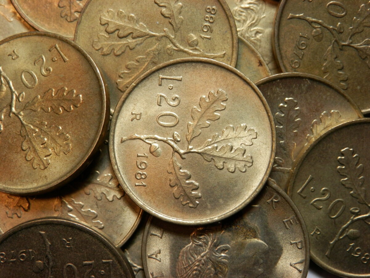 Monete rare: i collezionisti pagano migliaia di euro questa 20 lire, controlla tra le tue
