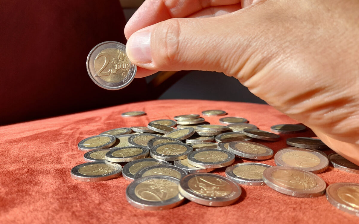 Monete da 2 euro: se ne hai una così sei fortunato, viene venduta a 10.000 euro
