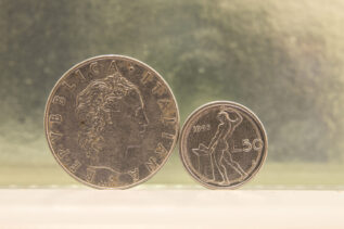 Hai ancora 50 lire piccole? Se sono così possono valere una fortuna