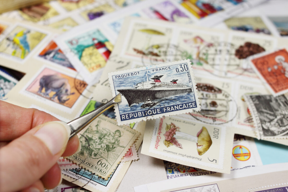 Vecchi francobolli: controlla se ne hai uno così, vale un patrimonio