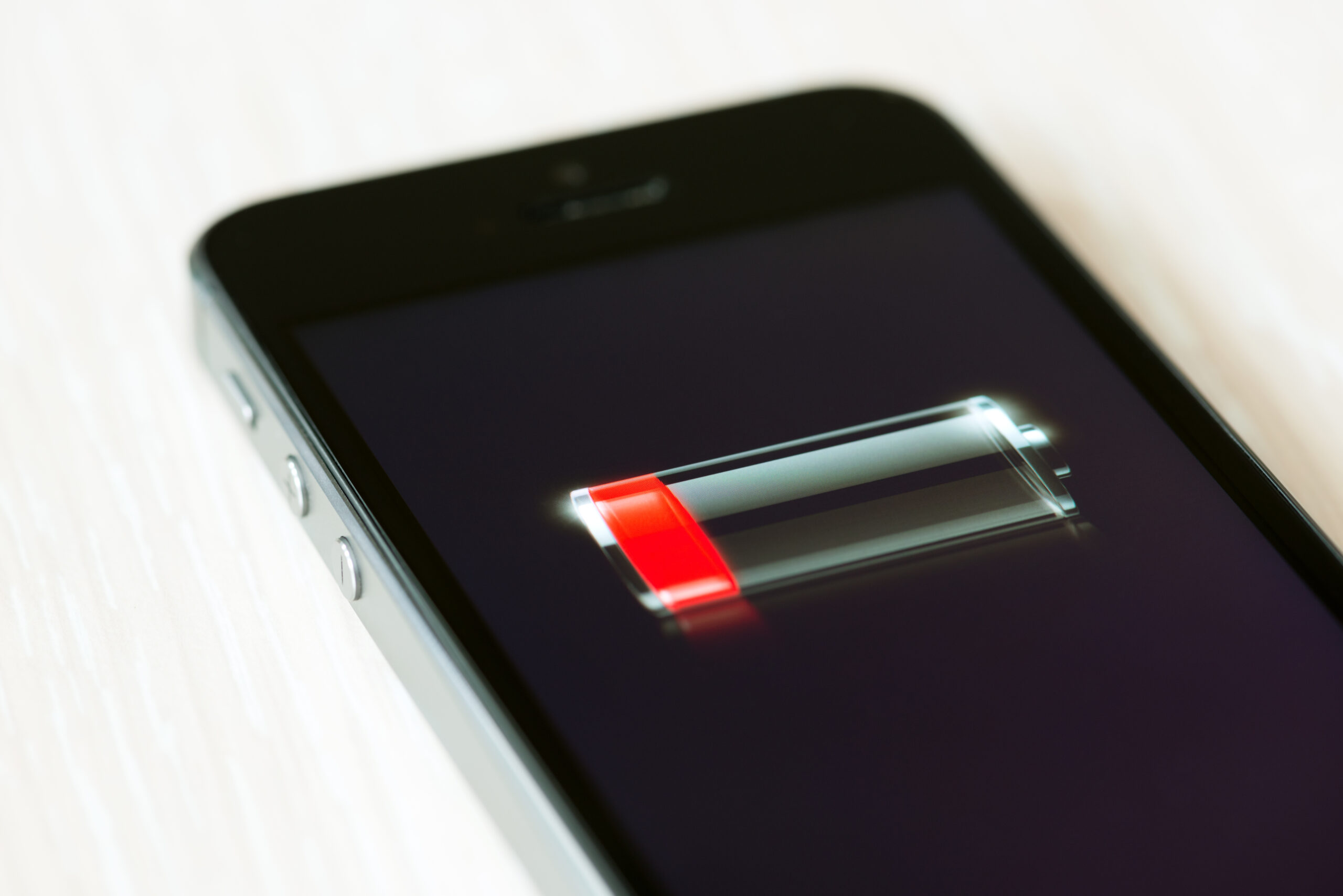 Questa popolare app può consumare fino al 25% di batteria su iPhone, ecco qual'è